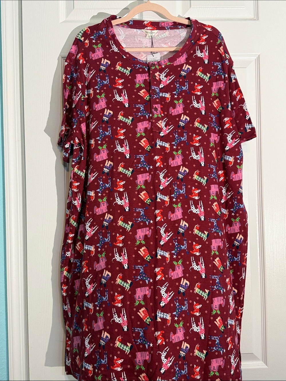 Vera Bradley Maroon Holiday Dog-Print Short Nightshirt